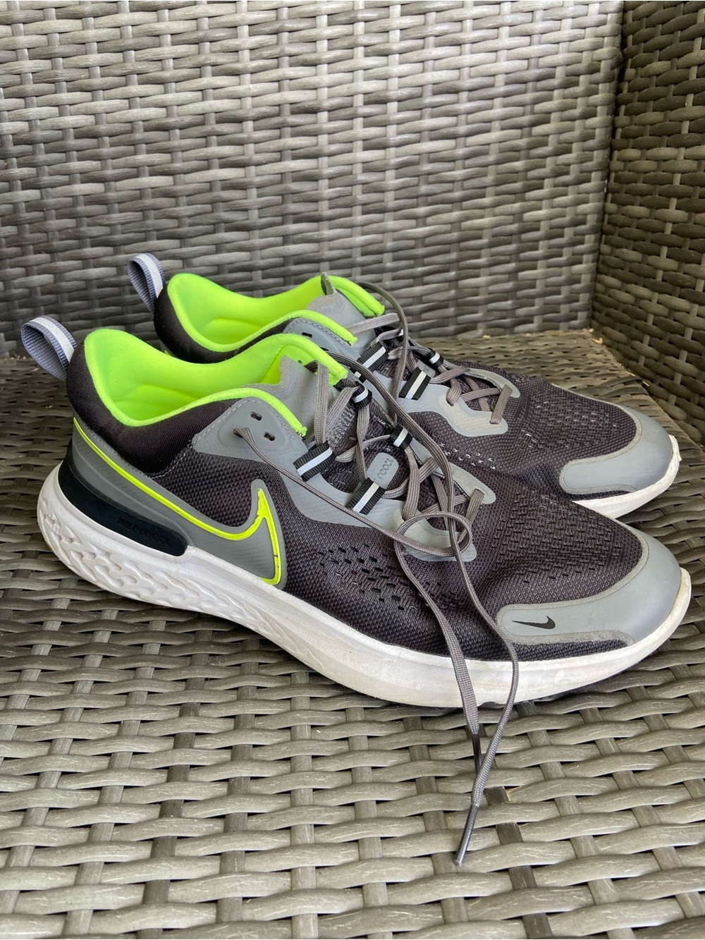 Nike Men's React Miler 2 Sneakers - Gray & Neon Green